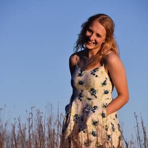 Meet your Posher, Emilee